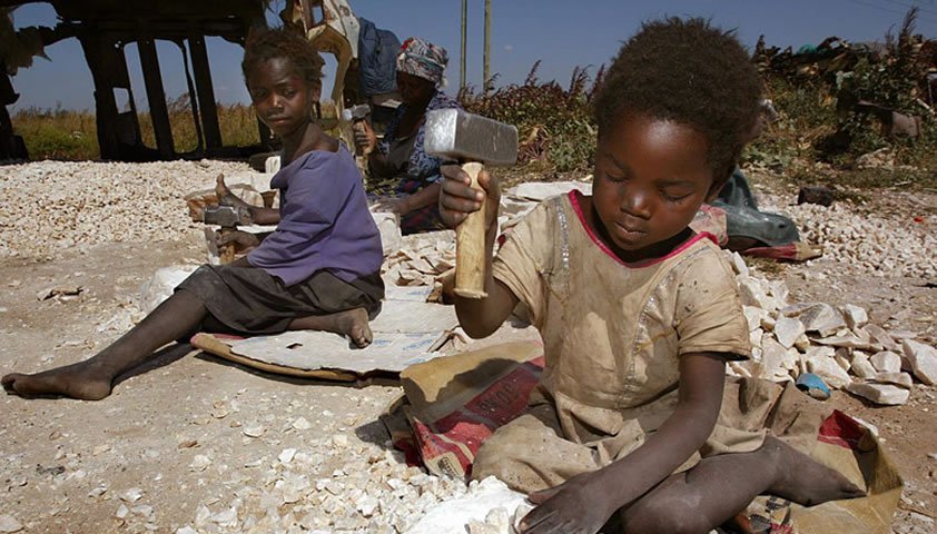 Travail-des-enfants-dans-les-carrieres Carton rouge au travail des enfants: Le Bénin face à son défi